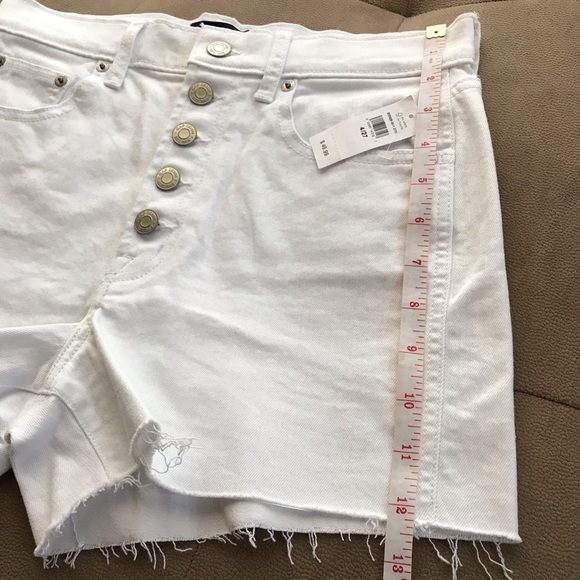 ♻️Reposted New Gap Denim high waisted button fly raw hem white denim shorts sz 4 - Picture 8 of 12